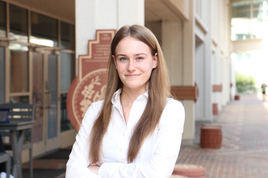 Headshot of Lily-Elizabeth Elaine Ludwick
